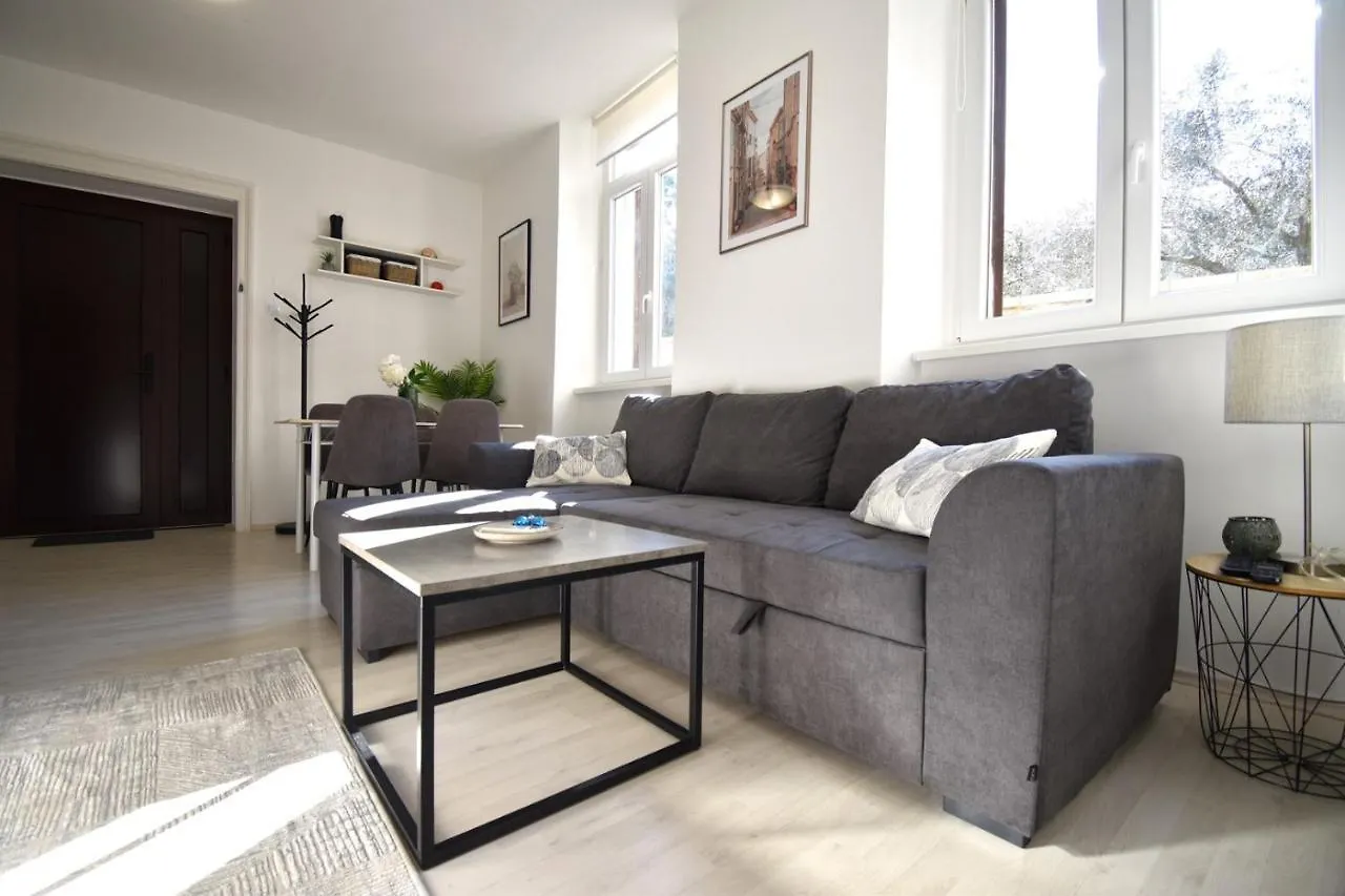 Cosy Old Town Apartment Pula