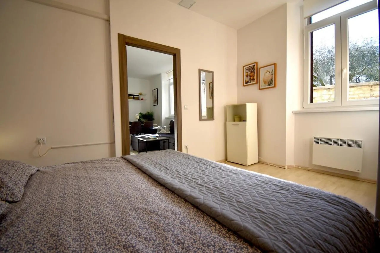 Cosy Old Town Apartment Pula Croatia