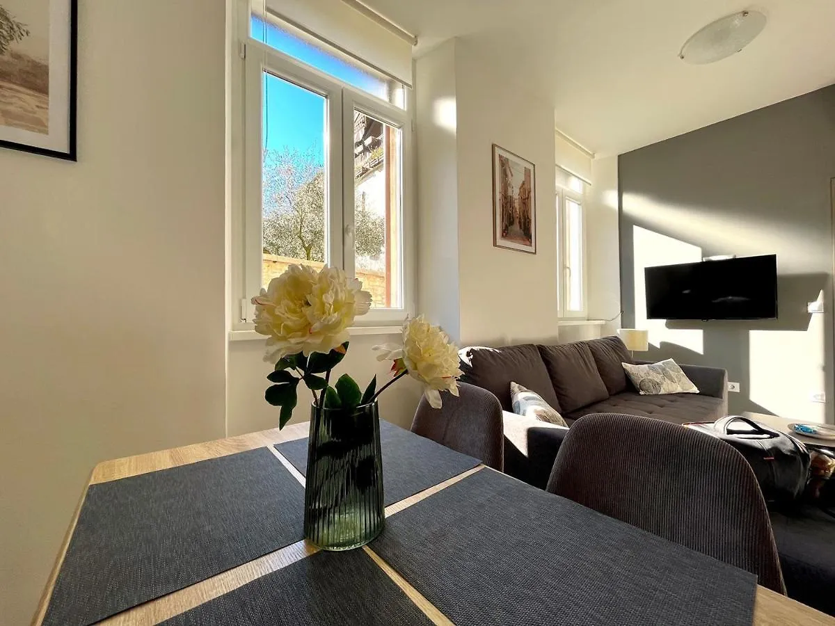 Cosy Old Town Apartment Pula