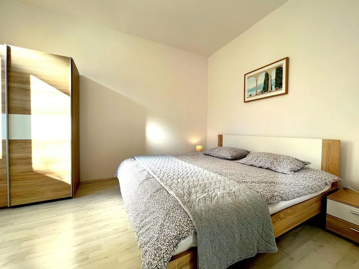 Cosy Old Town Apartment Pula 0*,