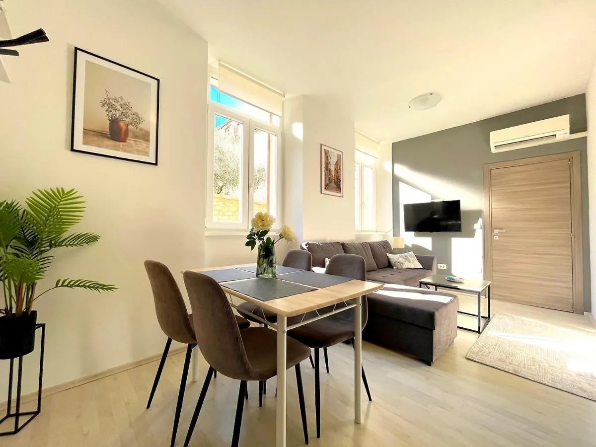 Cosy Old Town Apartment Pula Croatia