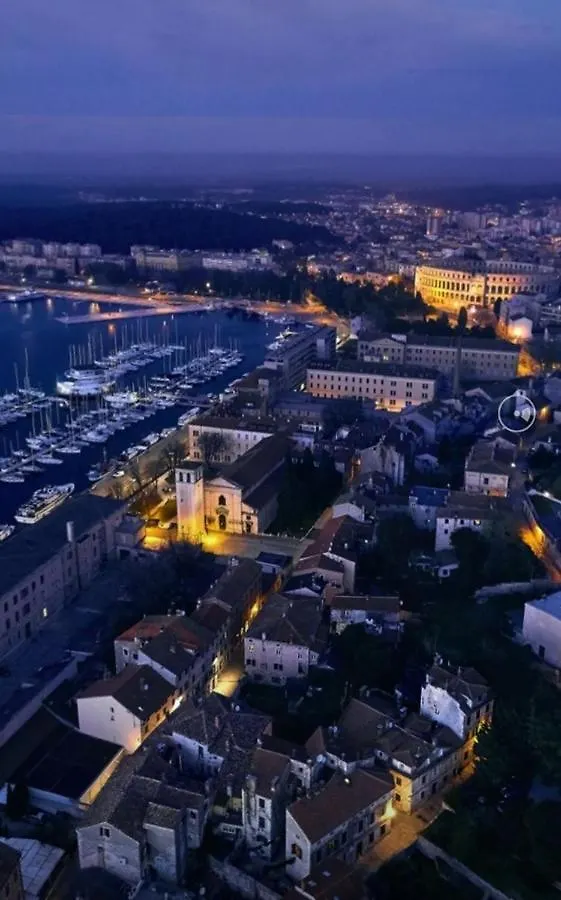 Cosy Old Town Apartment Pula Croatia